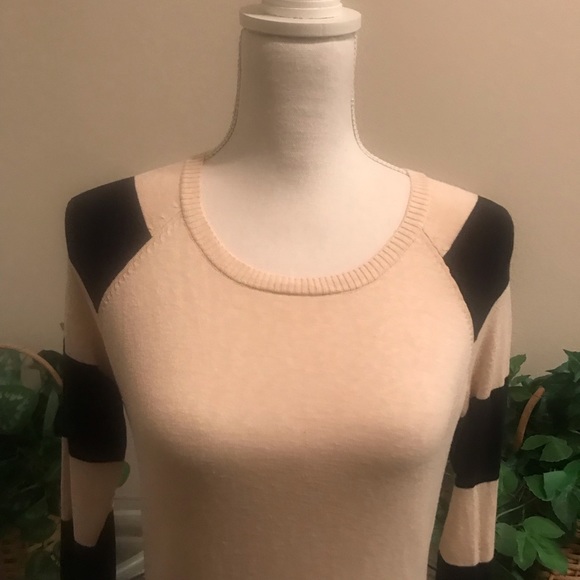 Pink Rose Crew Neck Sweater - Picture 2 of 5